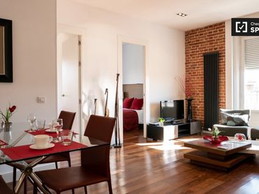 Appartamento con balcone in affitto a Centro