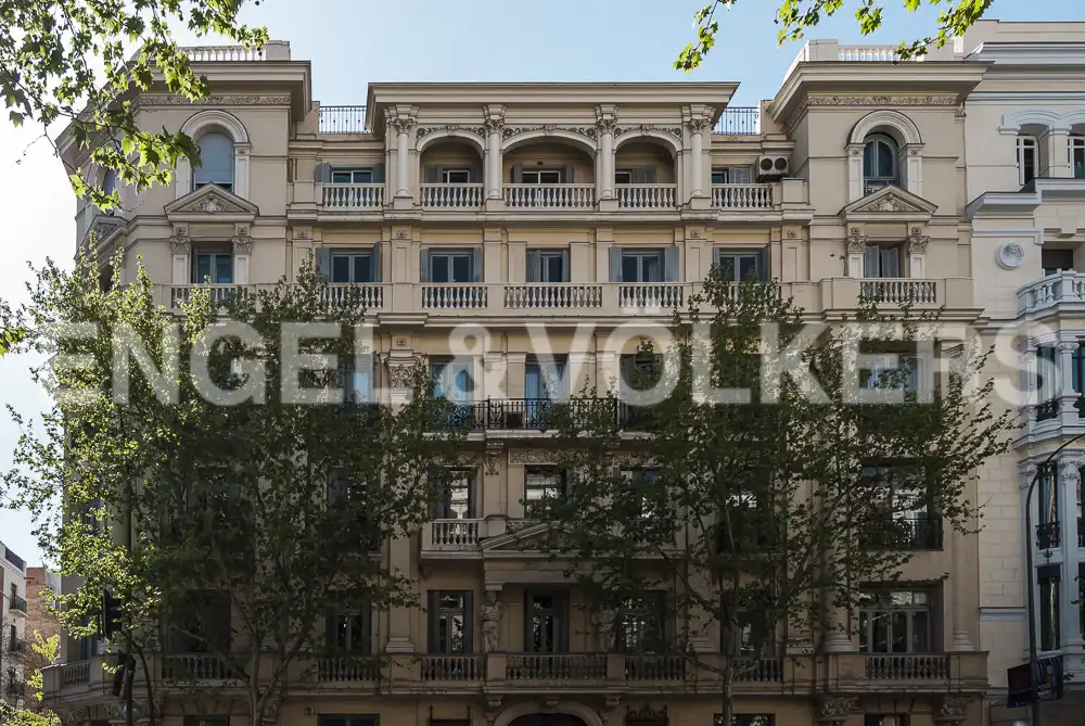 Außenansicht von Wohnung zum Verkauf in Madrid mit Klimaanlage und Heizung