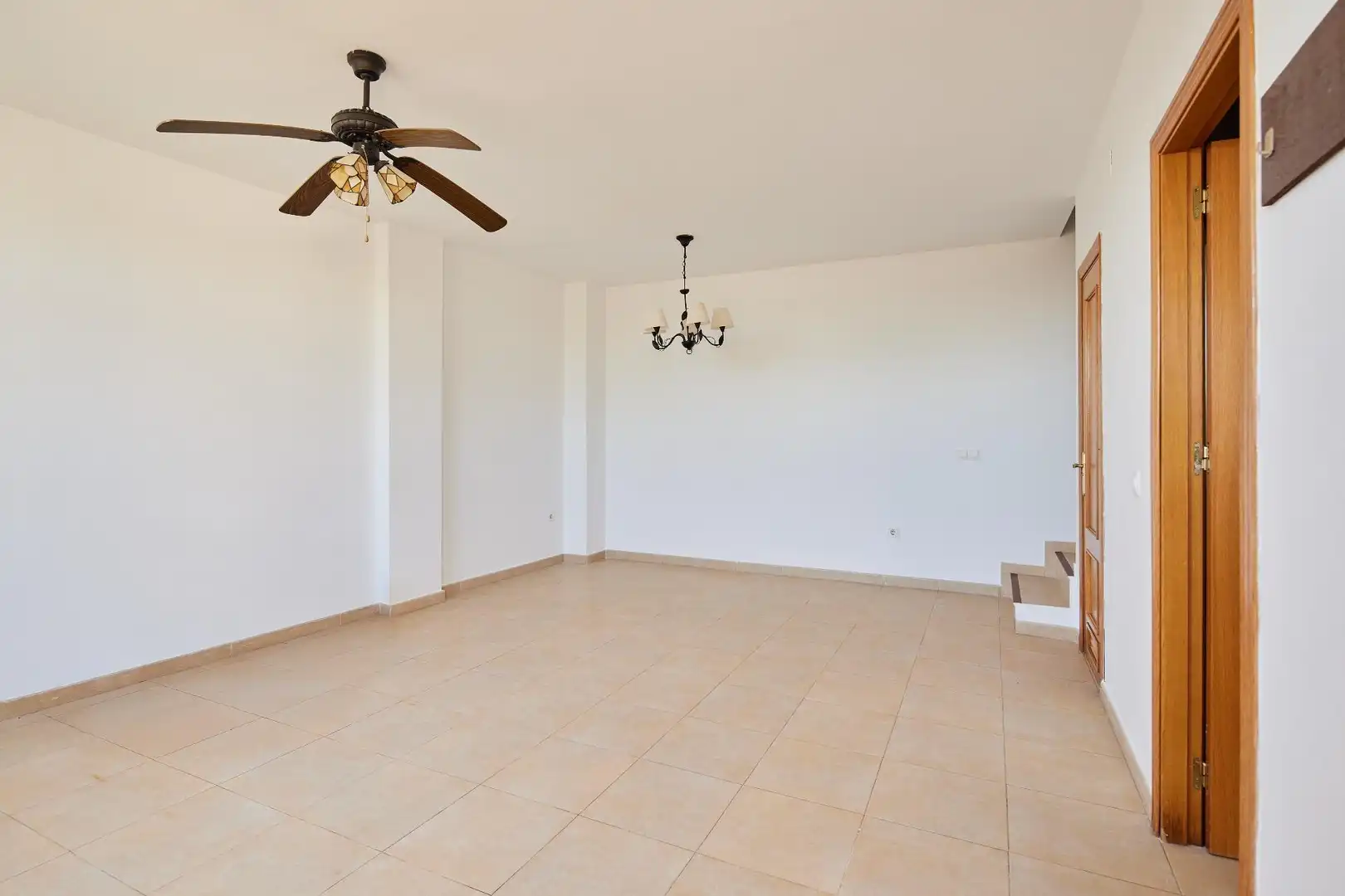 Casa adosada en venta en Medina Sidonia con Terraza, Balcón y Alarma