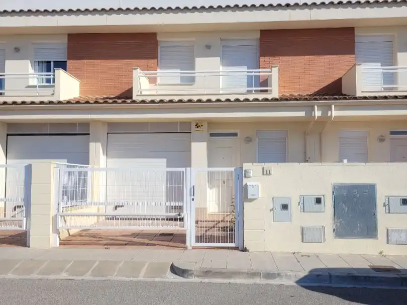Casa a schiera con giardino in vendita a President Josep Tarradellas 11