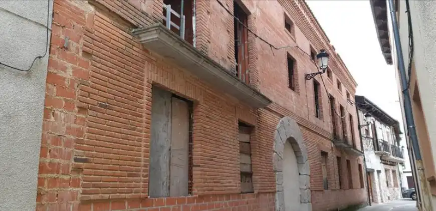 Gebäude zum Verkauf in Valverdes, 2, Portillo