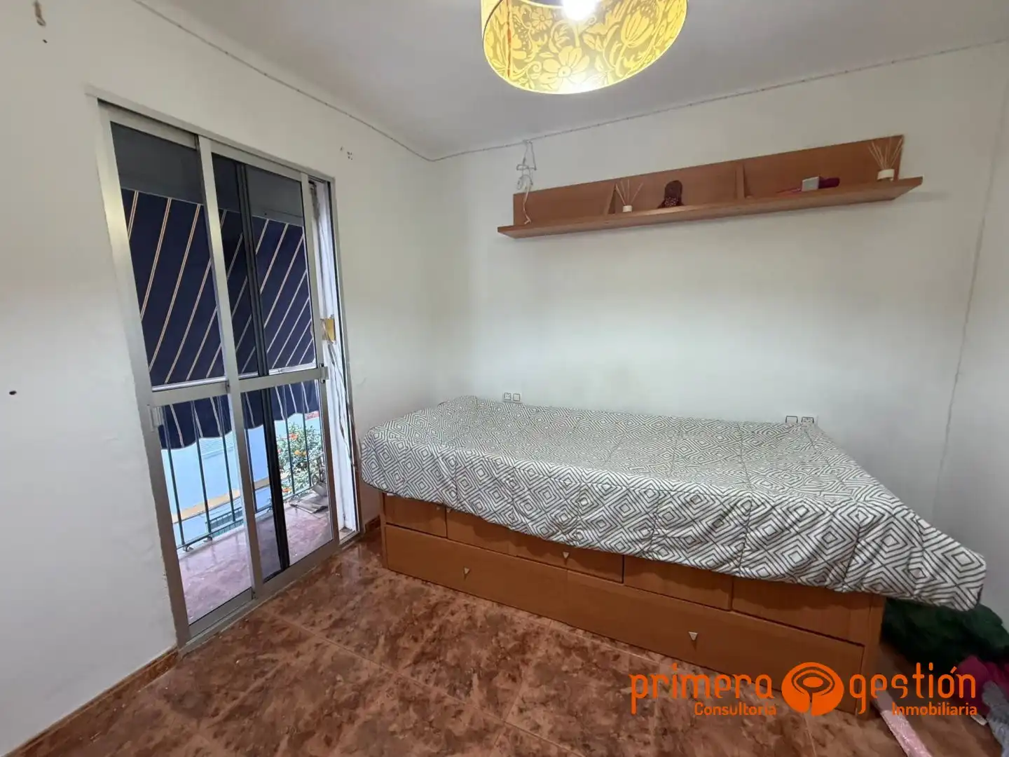 Habitación de Piso en venta en Lora del Río con Trastero, Amueblado y Balcón