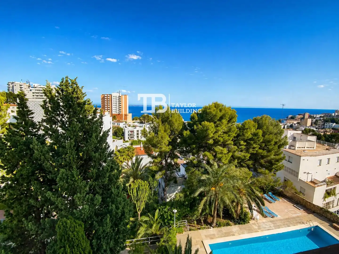 Vista exterior de Piso en venta en  Palma de Mallorca con Terraza, Piscina y Balcón