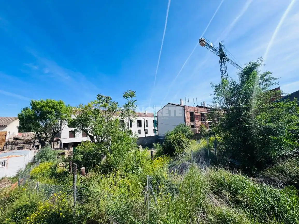 Casa adosada en venta en Toledo con Calefacción y Jardín privado
