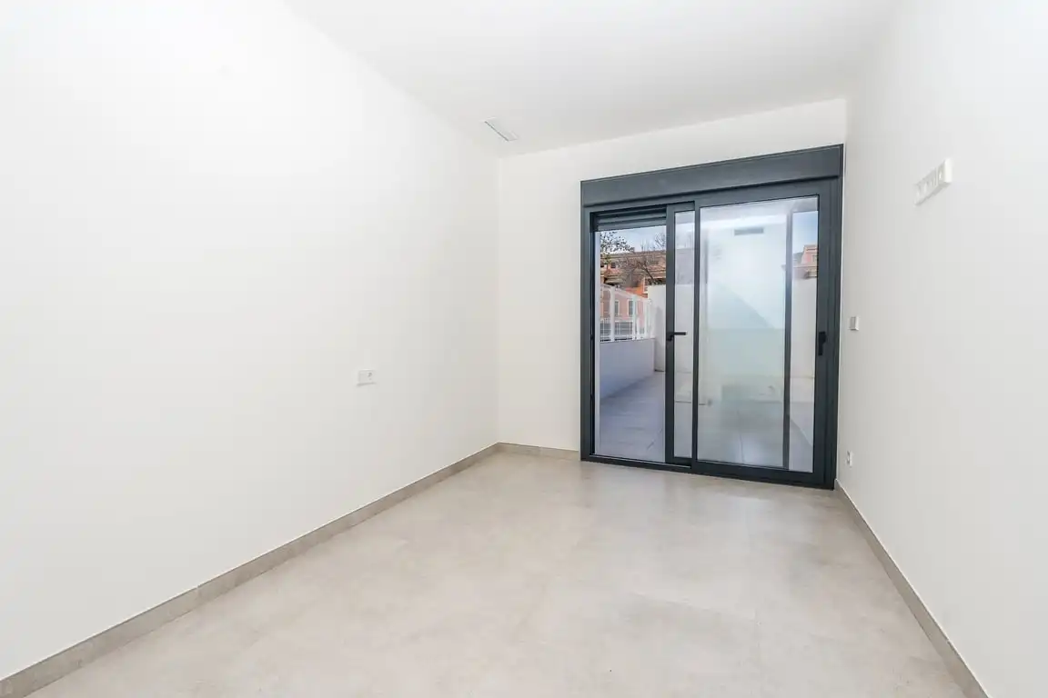 Wohnung zum Verkauf in Jávea / Xàbia mit Klimaanlage, Privatgarten und Abstellraum