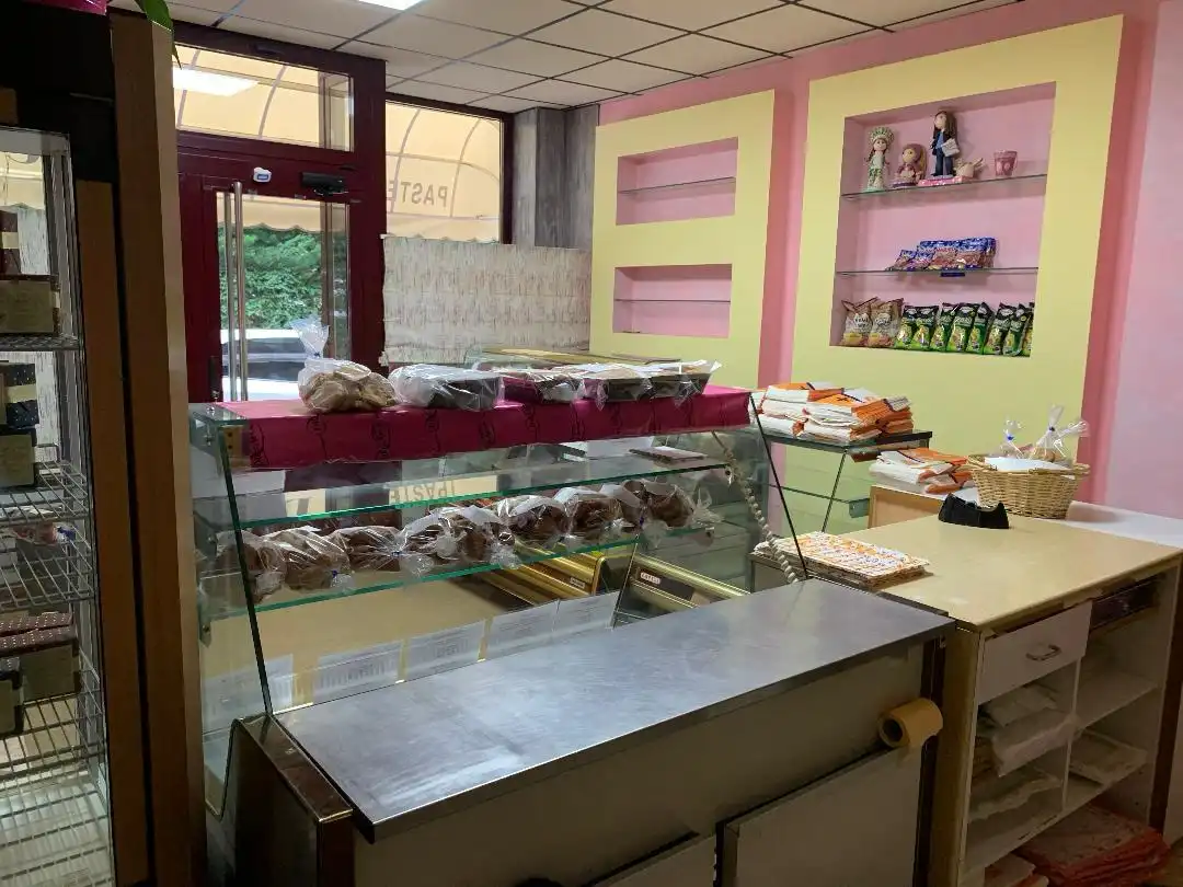 Local en venda en Corvera de Toranzo amb Calefacció, Terrassa i Moblat