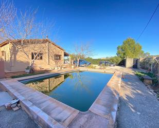 Piscina de Casa o xalet en venda en Canals amb Aire condicionat, Calefacció i Terrassa