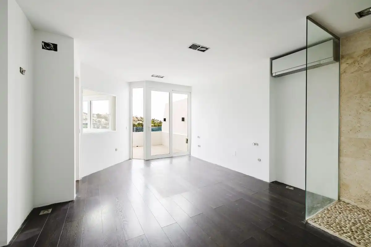 Sala d'estar de Casa adosada en venda en Benalmádena amb Aire condicionat, Calefacció i Jardí privat