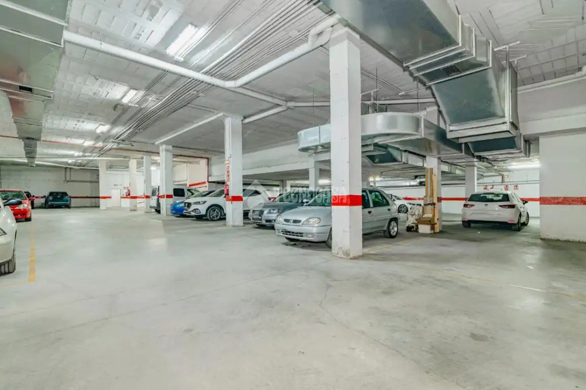 Parking de Piso en venta en Lucena con Aire acondicionado y Amueblado