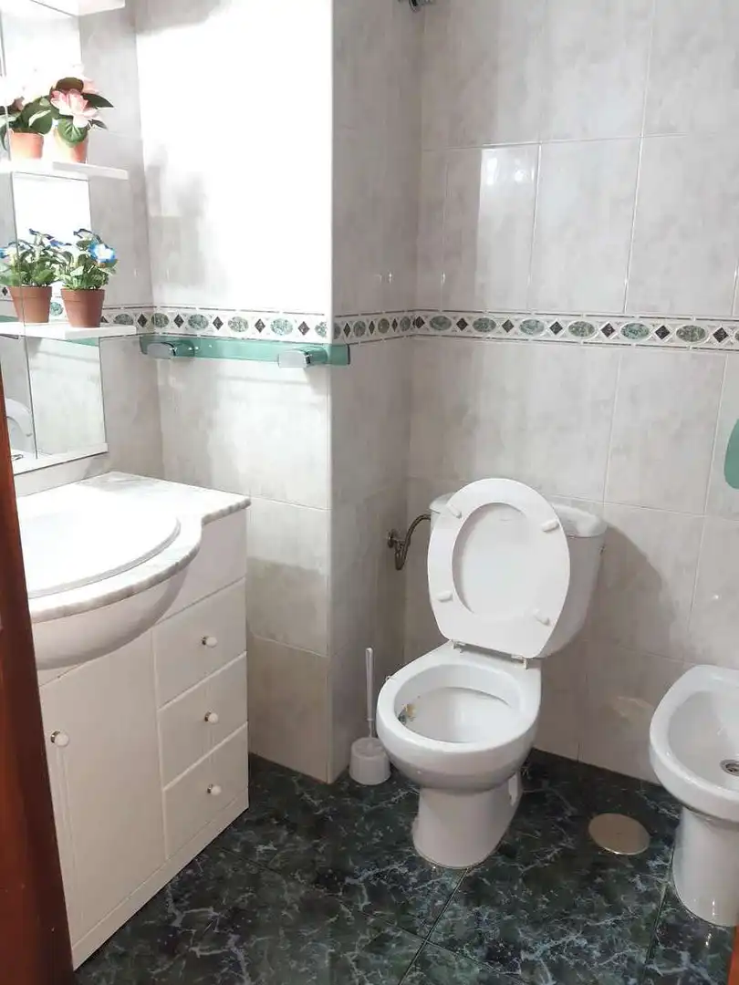 Baño de Piso de alquiler en Granada con Calefacción, Amueblado y Microondas