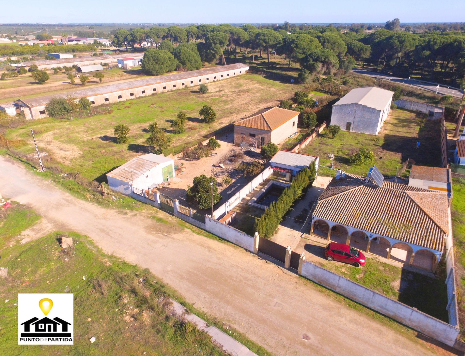 Außenansicht von Country house zum Verkauf in Hinojos mit Klimaanlage, Privatgarten und Terrasse
