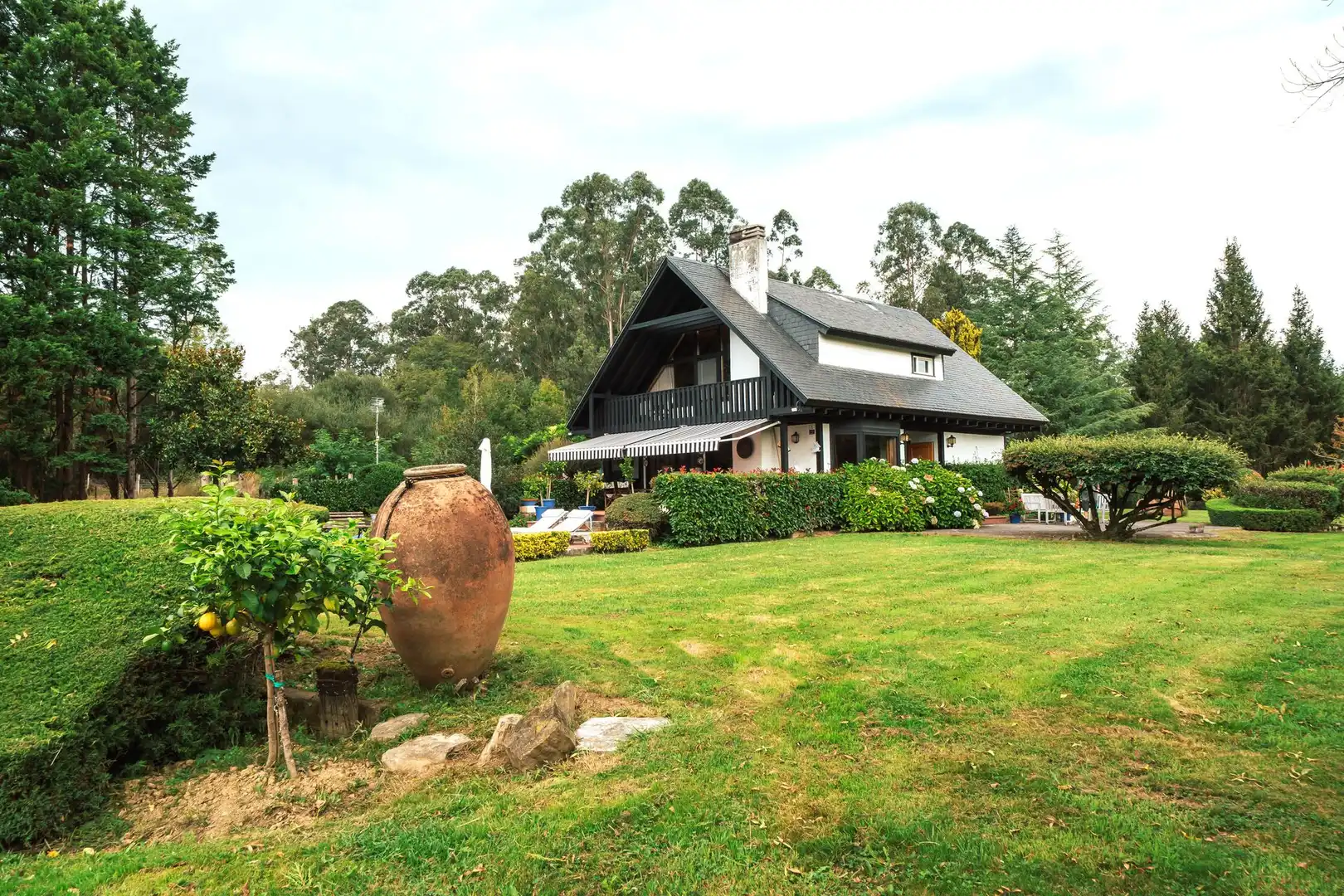 Jardín de Casa o chalet en venta en Fruiz con Aire acondicionado, Calefacción y Jardín privado