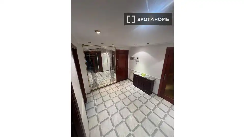 Room in Romareda