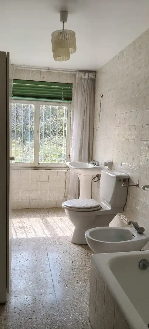Baño de Casa adosada en venta en Cedeira con Parquet y Amueblado