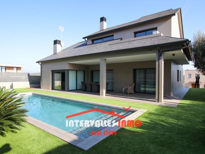 Exterior view of House or chalet for sale in Palau-solità i Plegamans  with Air Conditioner, Heating and Private garden