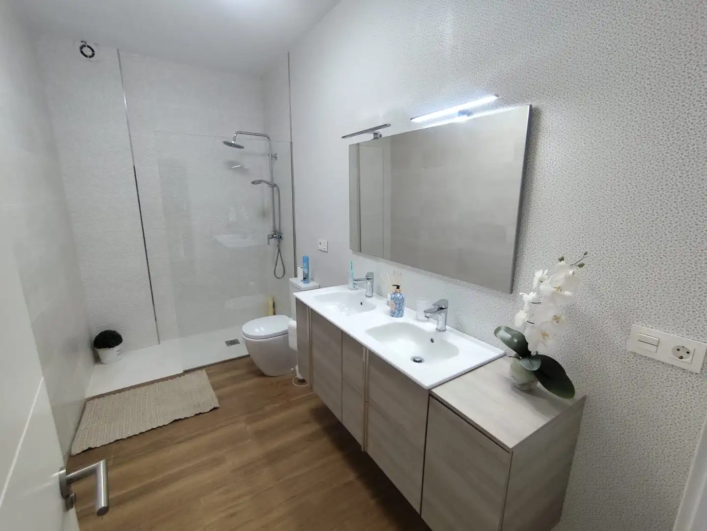 Bathroom of Houses for sale in Úbeda  with Air Conditioner, Heating and Parquet flooring