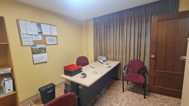Oficina en Alquiler en Los Castillejos - La Trinidad