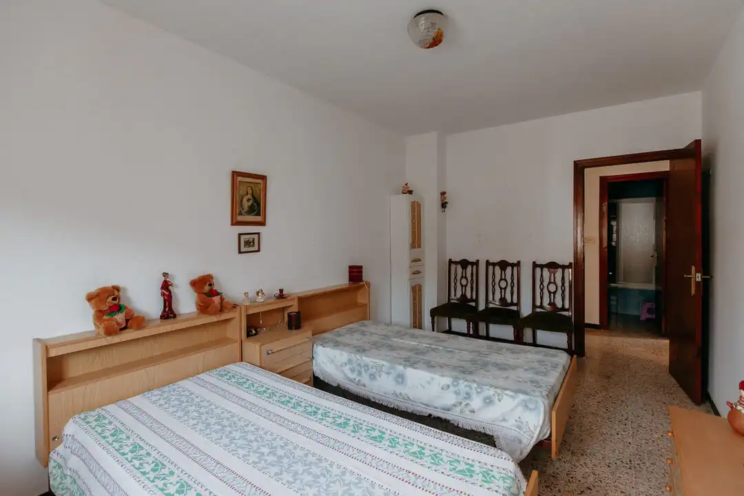 Dormitori de Casa o xalet en venda en Almuniente amb Calefacció, Terrassa i Moblat