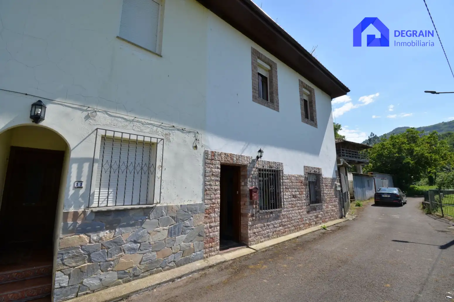 Vista exterior de Casa o chalet en venta en Salas con Calefacción, Terraza y Trastero