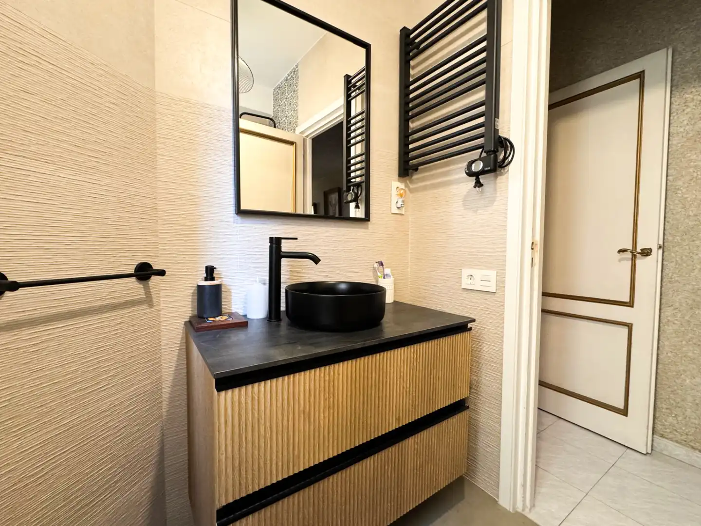 Bathroom of Flat for sale in Madrid  with Air Conditioner and Balcony