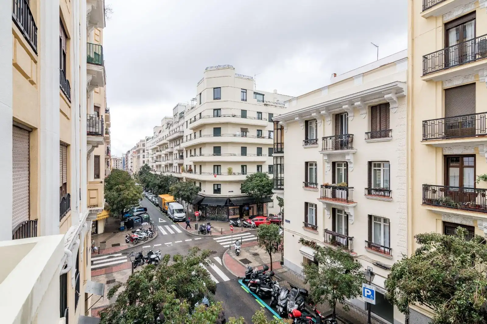 Exterior view of Flat for sale in Madrid  with Air Conditioner, Heating and Terrace