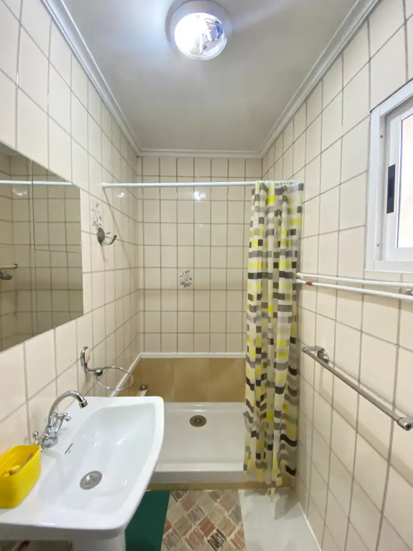 Baño de Casa adosada en venta en Santiago de Compostela  con Calefacción, Trastero y Amueblado