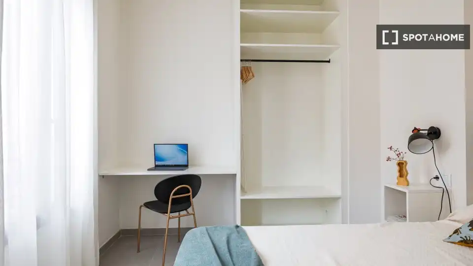 Habitación de Piso de alquiler en Valencia con Aire acondicionado, Calefacción y Amueblado