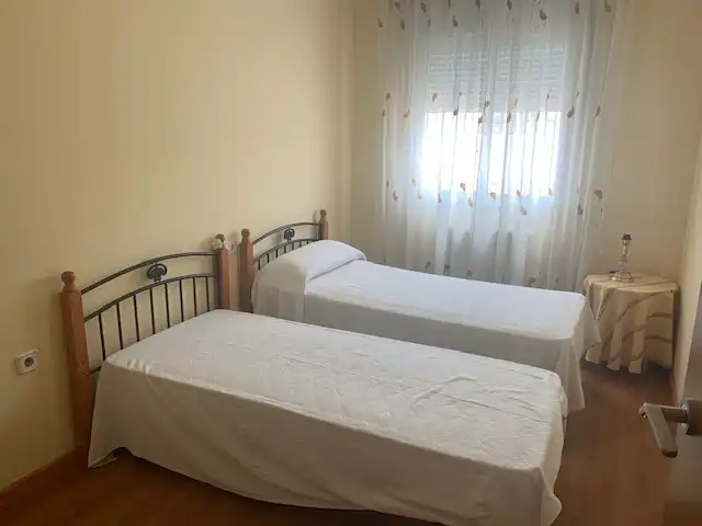 Habitación de Piso de alquiler en Puertollano con Aire acondicionado, Calefacción y Amueblado
