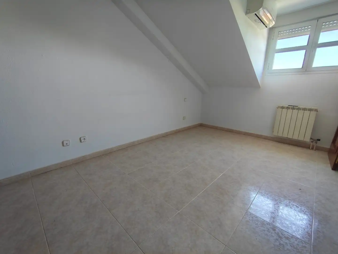 Dúplex en venda en Sevilla la Nueva amb Aire condicionat, Calefacció i Jardí privat