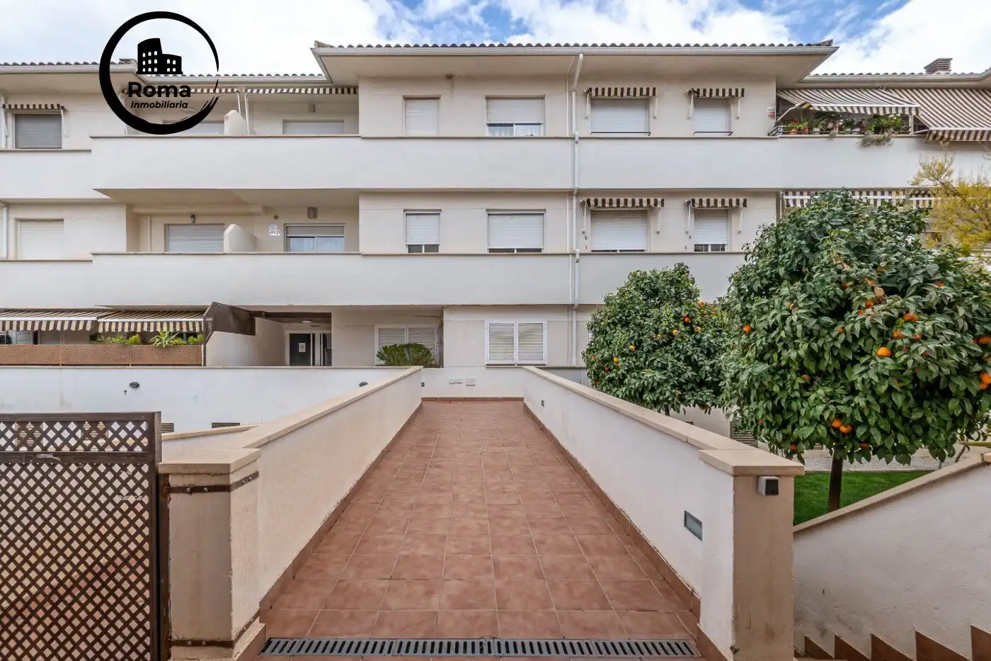 Vista exterior de Piso en venta en Las Gabias con Aire acondicionado, Calefacción y Jardín privado