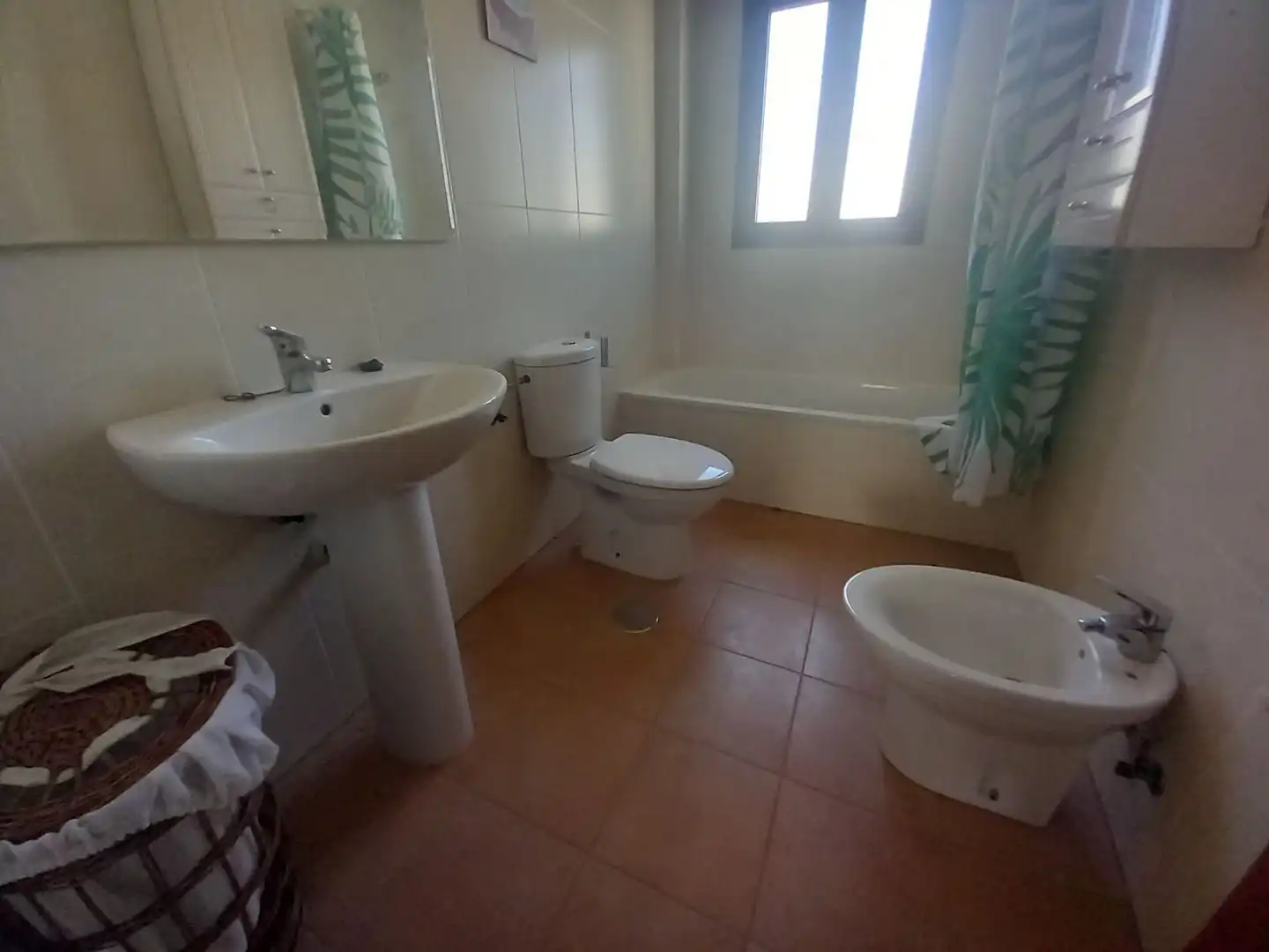 Badezimmer von Einfamilien-Reihenhaus zum Verkauf in Atajate mit Heizung und Abstellraum