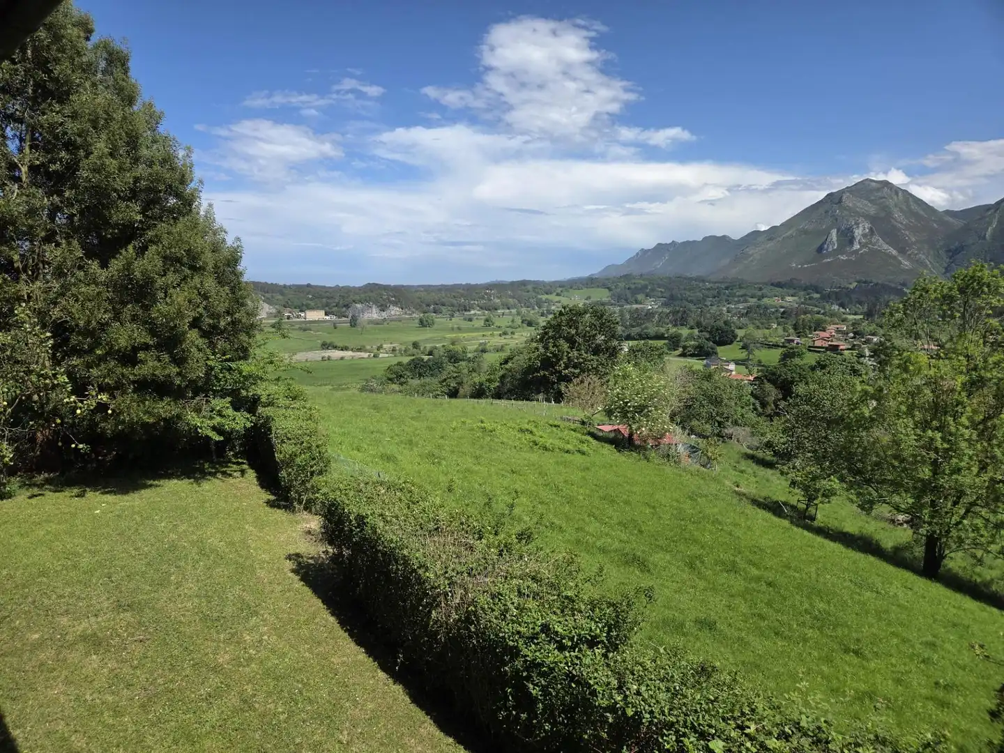 Chalet con jardín en venta en Ribadesella, imagen 3