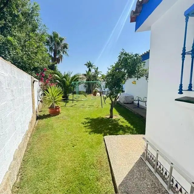 Jardí de Casa o xalet en venda en Chiclana de la Frontera amb Aire condicionat, Calefacció i Jardí privat