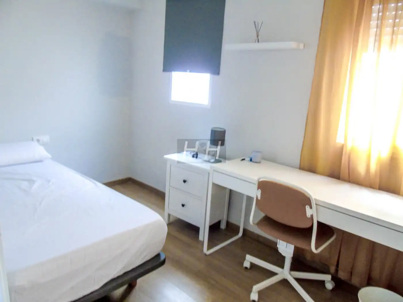 Bedroom of Flat for rent in Burjassot  with Balcony