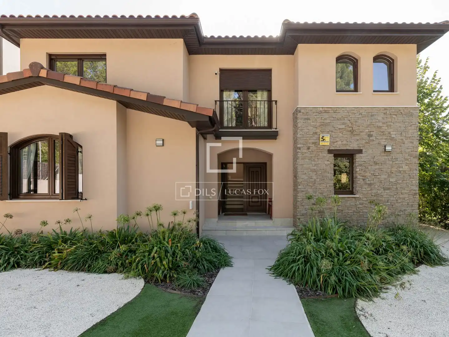 Exterior view of Houses for sale in Sant Cugat del Vallès  with Air Conditioner, Heating and Private garden