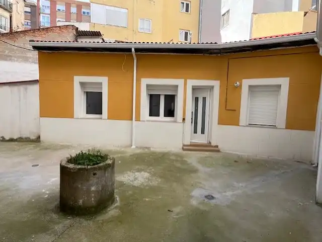 Vista exterior de Casa o xalet en venda en Valladolid amb Calefacció