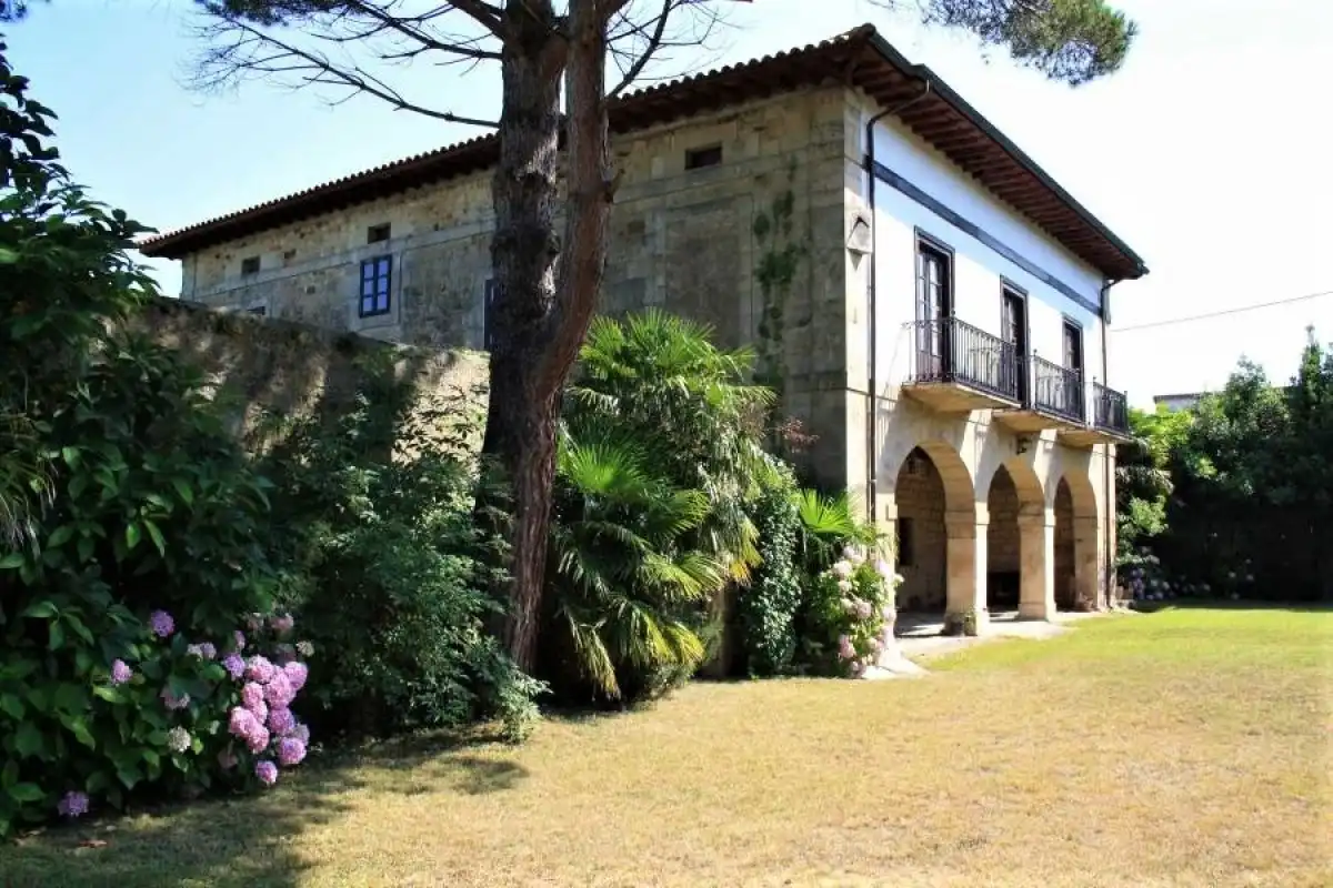 Exterior view of Houses for sale in Piélagos  with Private garden and Balcony