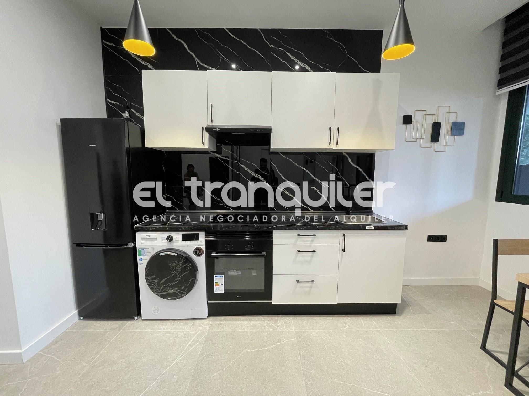 Kitchen of Flat to rent in Torrejón de Ardoz  with Air Conditioner, Swimming Pool and Washing machine