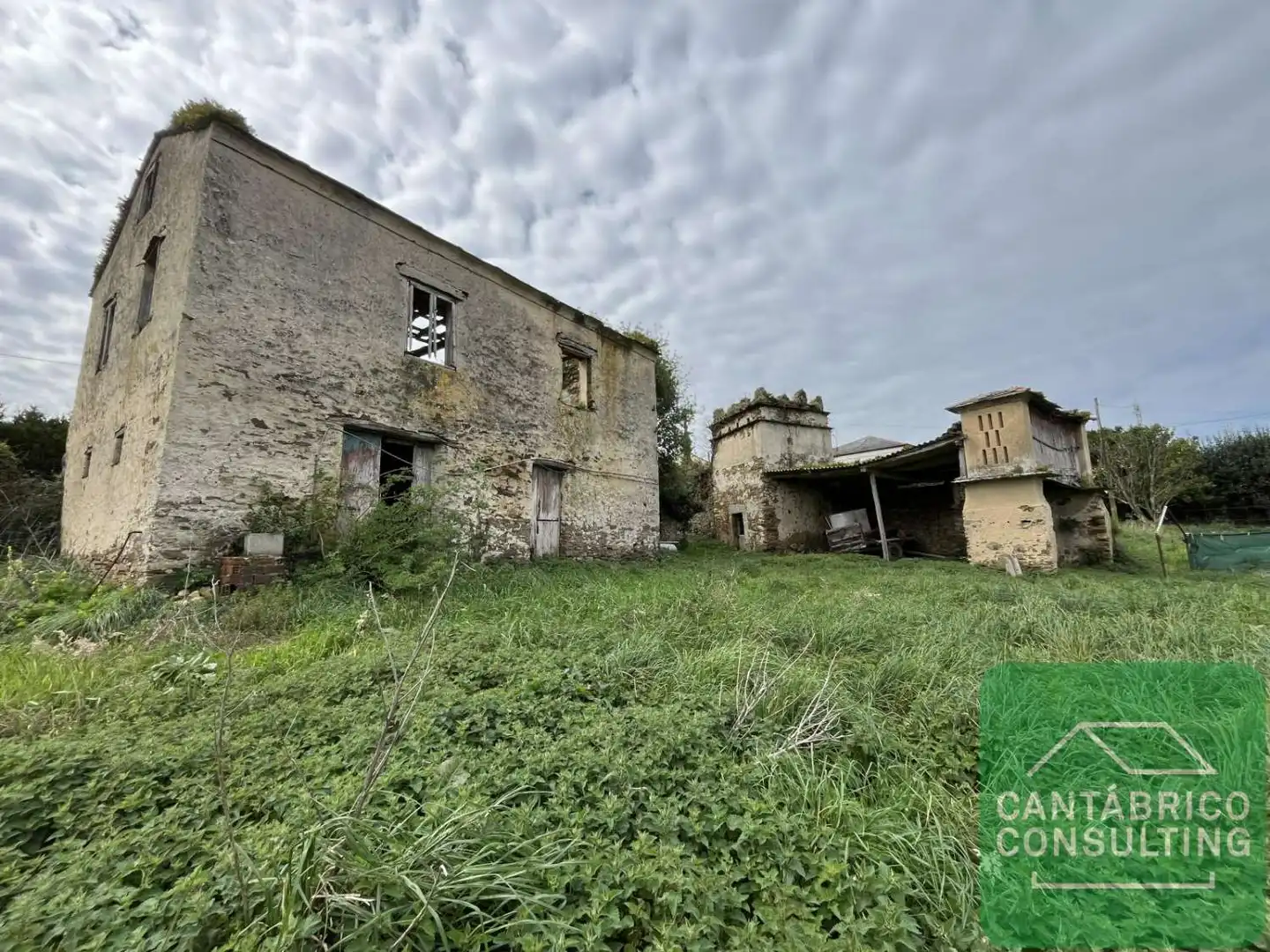 Houses for sale in Castropol