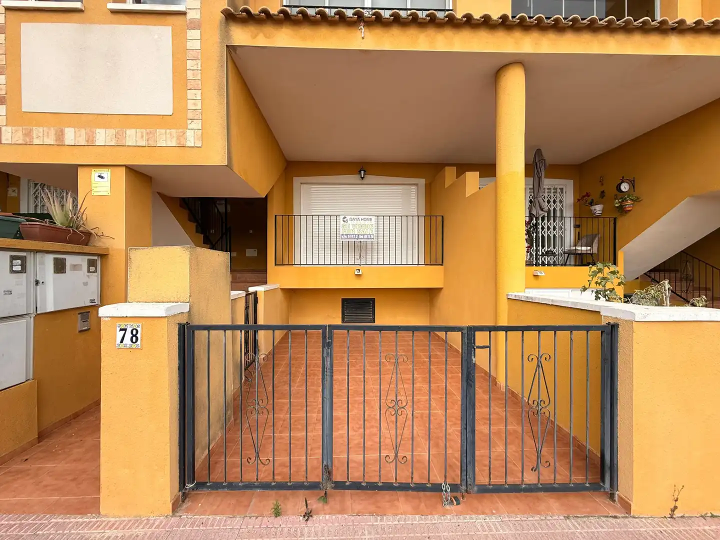 Apartamento en venta en Daya Nueva con Terraza, Balcón y Piscina comunitaria