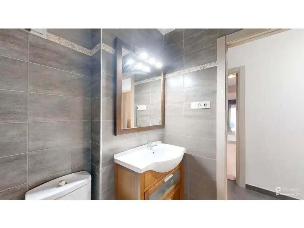 Baño de Piso en venta en Valencia con Aire acondicionado