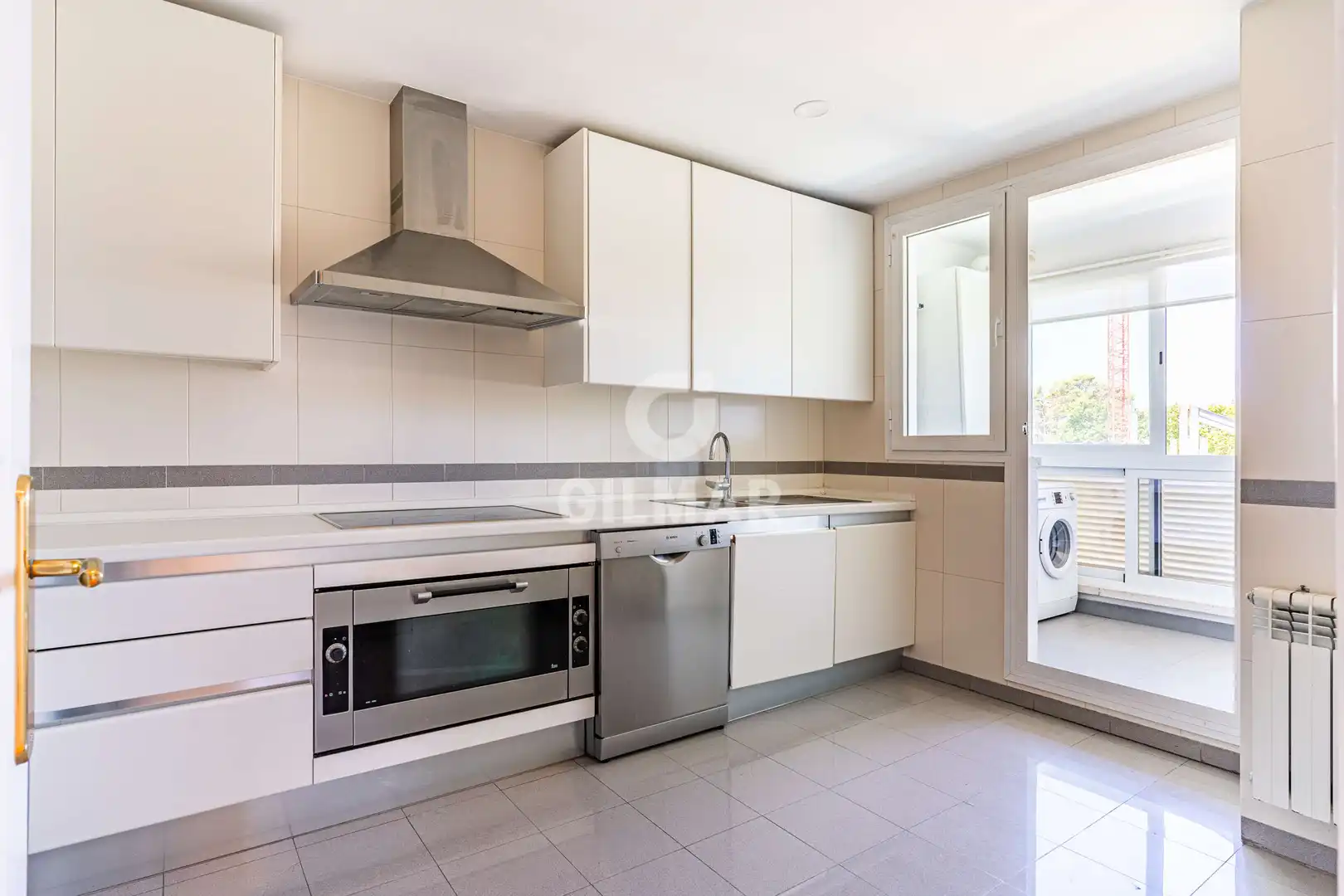 Kitchen of Duplexes for sale in Madrid  with Heating, Private garden and Storage room