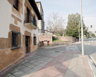 Vista exterior de Pis en venda en Muskiz amb Terrassa i Balcó