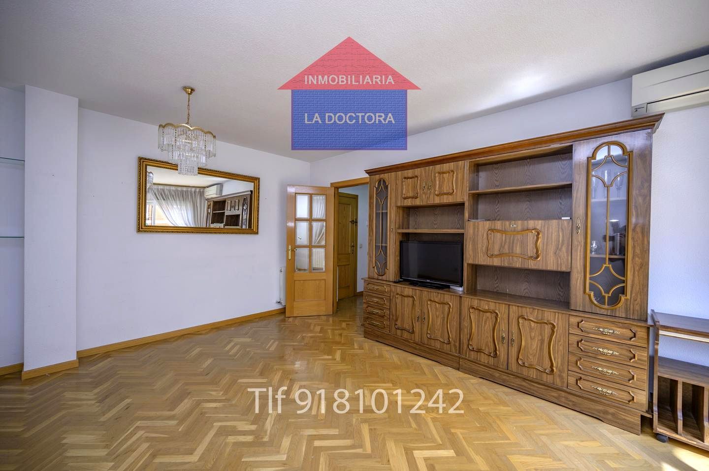 Living room of Flat for sale in Móstoles  with Air Conditioner, Heating and Parquet flooring