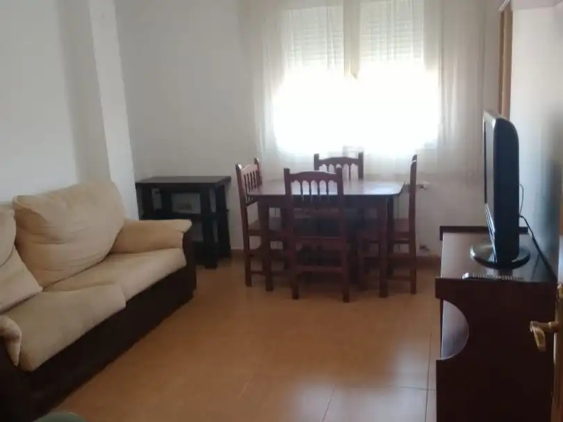 Piso con ascensor en venta en Calle Cristóbal Colón 77, imagen 3