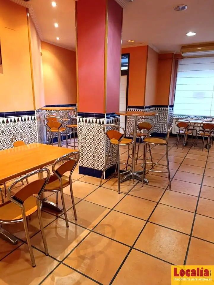 Local comercial en venda a Centro, imagen 2