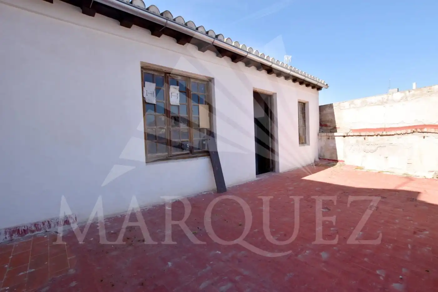 Außenansicht von Gebäude zum Verkauf in Granada