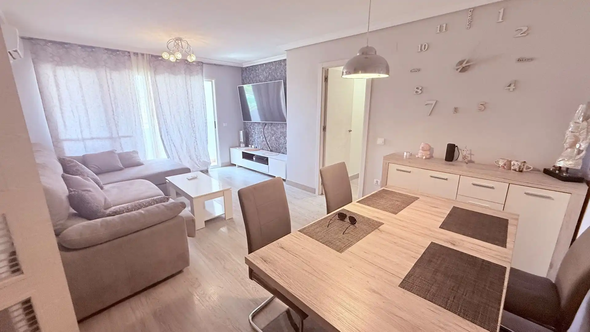 Sala de estar de Piso en venta en Benidorm con Aire acondicionado, Calefacción y Amueblado