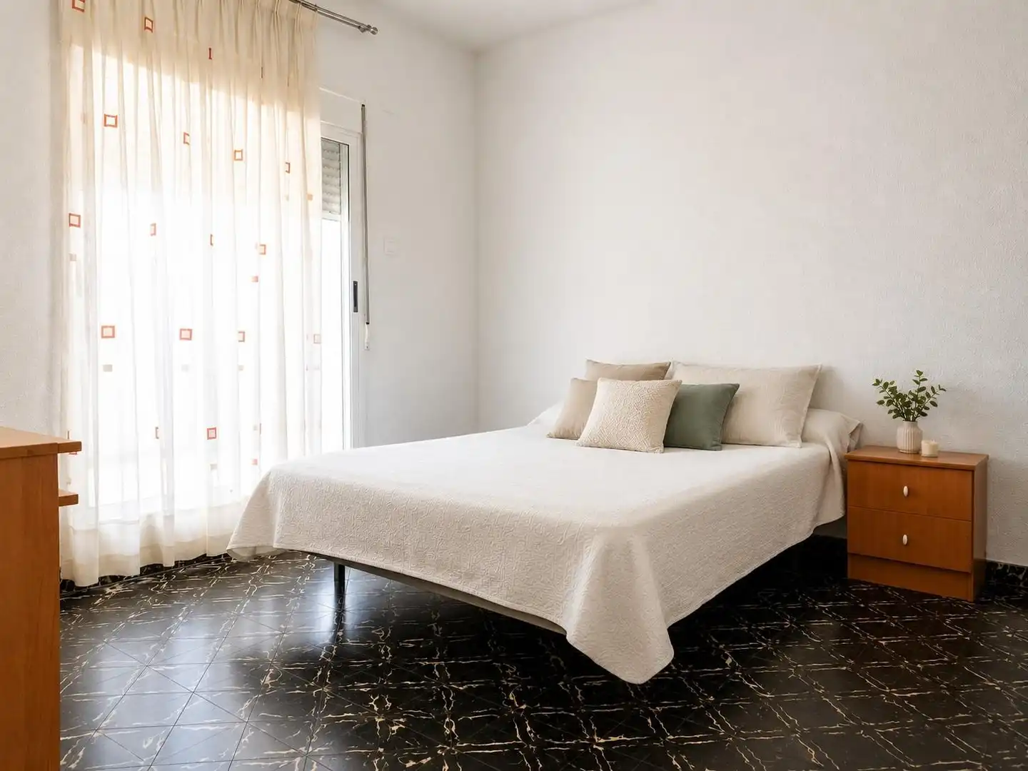 Habitación de Piso en venta en Valencia con Balcón