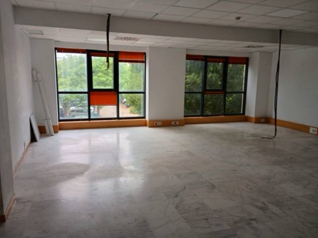 Oficina en Venta en Calle Américo Vespucio, 15 en Triana Oeste